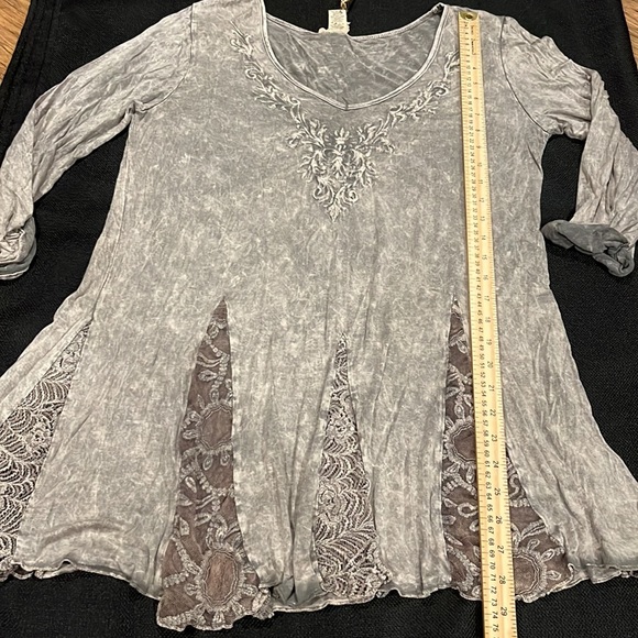 Gimmicks by Buckle tunic top - Picture 16 of 16